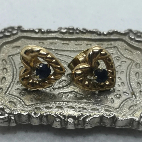 Jewelry - 14k yellow gold heart sapphire earrings